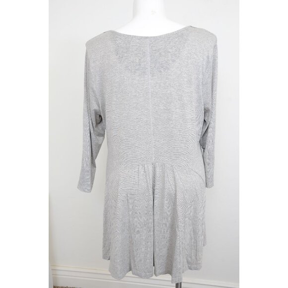 Avenue Paisley PLUS Size 18/20 (XXL) Artsy Studded Asymmetrical Scoop Neck Tee - Picture 6 of 10